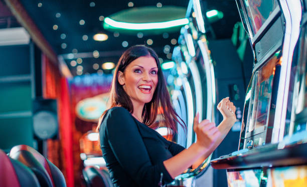 horetoto platform showing sportsbook, live dealer, and slot game sections