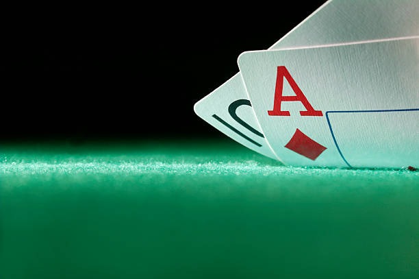 Lightning Roulette live table at horetoto showing the roulette wheel, betting board, and live dealer